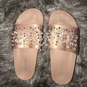 Steve Madden blush slides